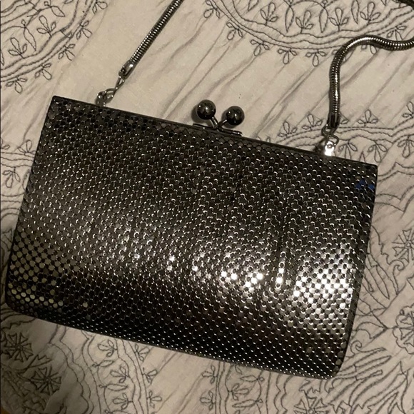 ⛓💎Vintage Whiting and Davis Clutch💎⛓ - Picture 3 of 7